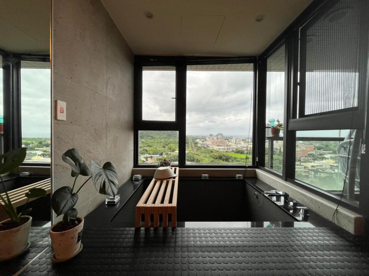 Toucheng Happyhouse頭城黑皮家 附早餐 Lägenhet Exteriör bild